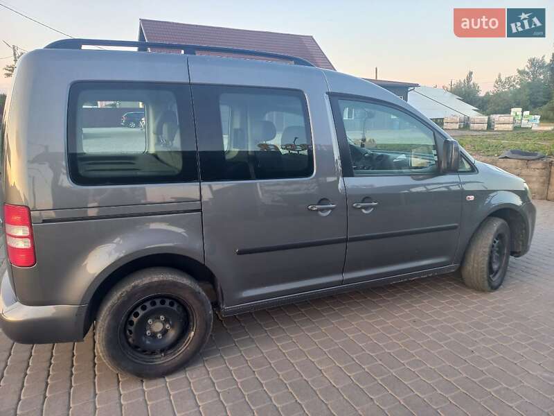 Мінівен Volkswagen Caddy 2015 в Виноградові