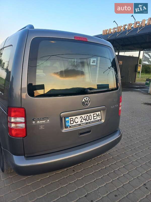 Мінівен Volkswagen Caddy 2015 в Виноградові