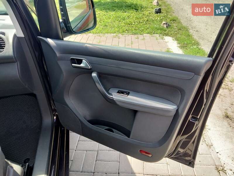 Минивэн Volkswagen Caddy 2011 в Луцке