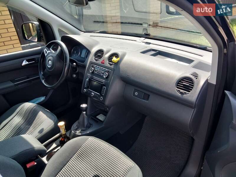 Минивэн Volkswagen Caddy 2011 в Луцке