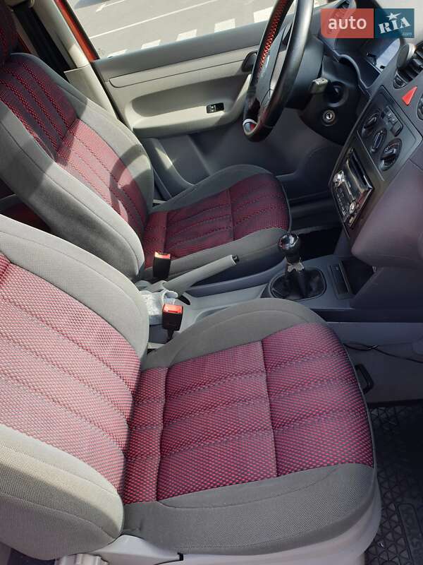 Мінівен Volkswagen Caddy 2006 в Києві