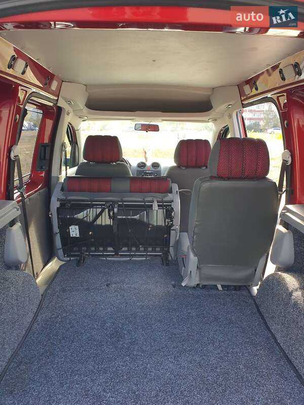 Мінівен Volkswagen Caddy 2006 в Києві