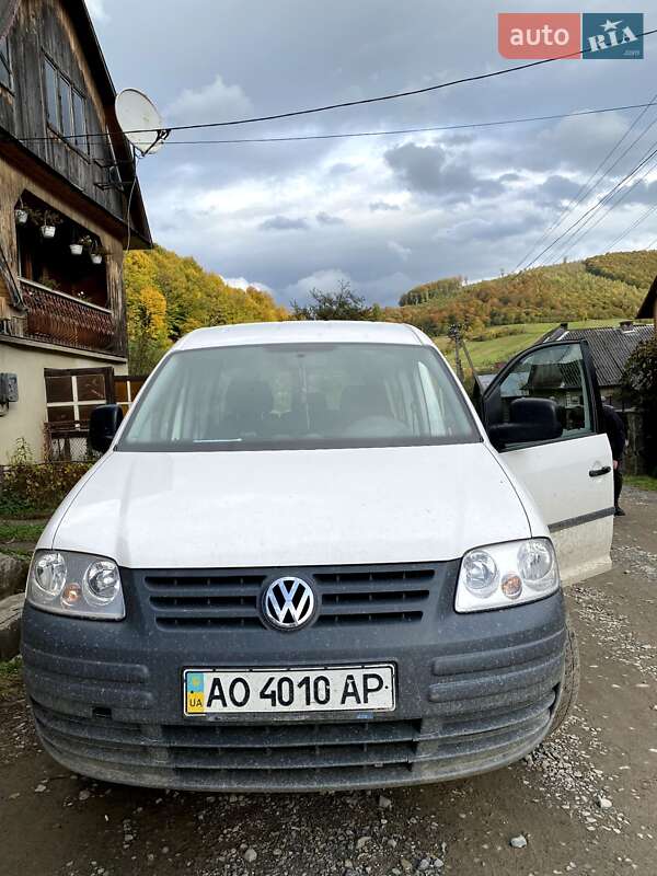 Минивэн Volkswagen Caddy 2008 в Воловце