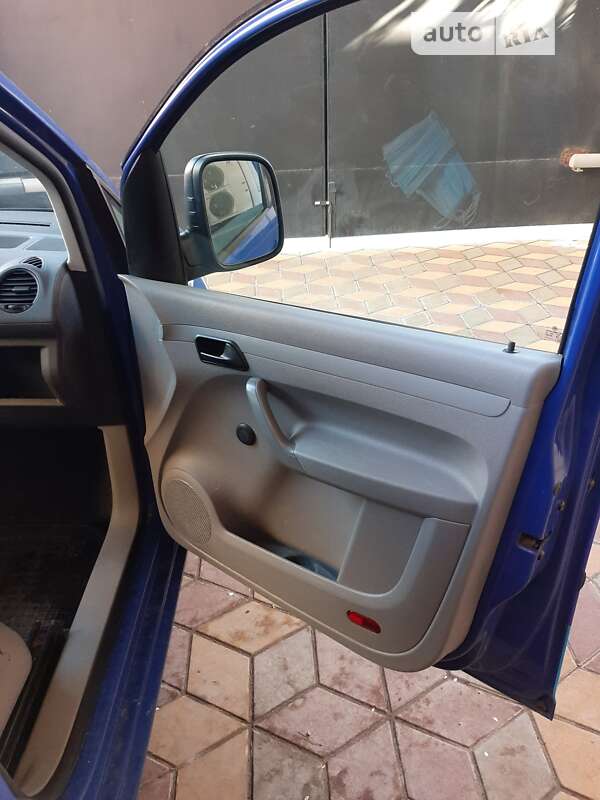 Минивэн Volkswagen Caddy 2010 в Киеве фото 14 Минивэн Volkswagen Caddy 2010 в Киеве