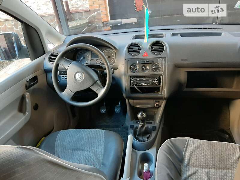 Минивэн Volkswagen Caddy 2010 в Киеве