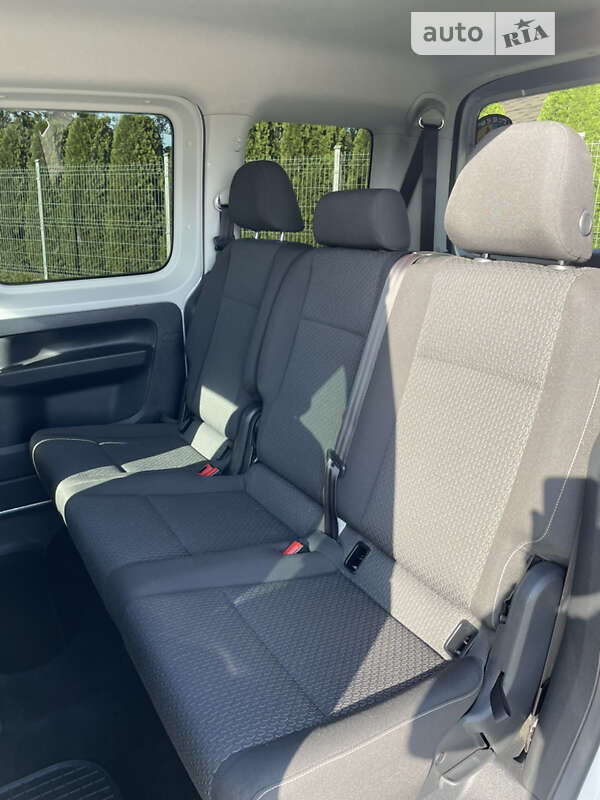 Мінівен Volkswagen Caddy 2015 в Львові