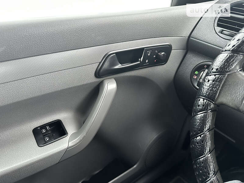 Минивэн Volkswagen Caddy 2008 в Хмельницком