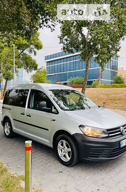 Минивэн Volkswagen Caddy 2015 в Киеве