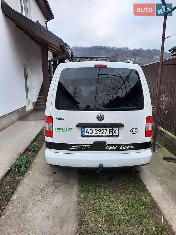 Минивэн Volkswagen Caddy 2010 в Ужгороде