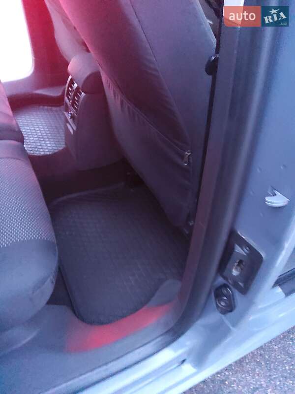 Мінівен Volkswagen Caddy 2013 в Києві