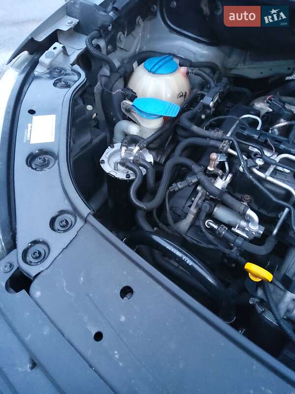 Мінівен Volkswagen Caddy 2013 в Києві