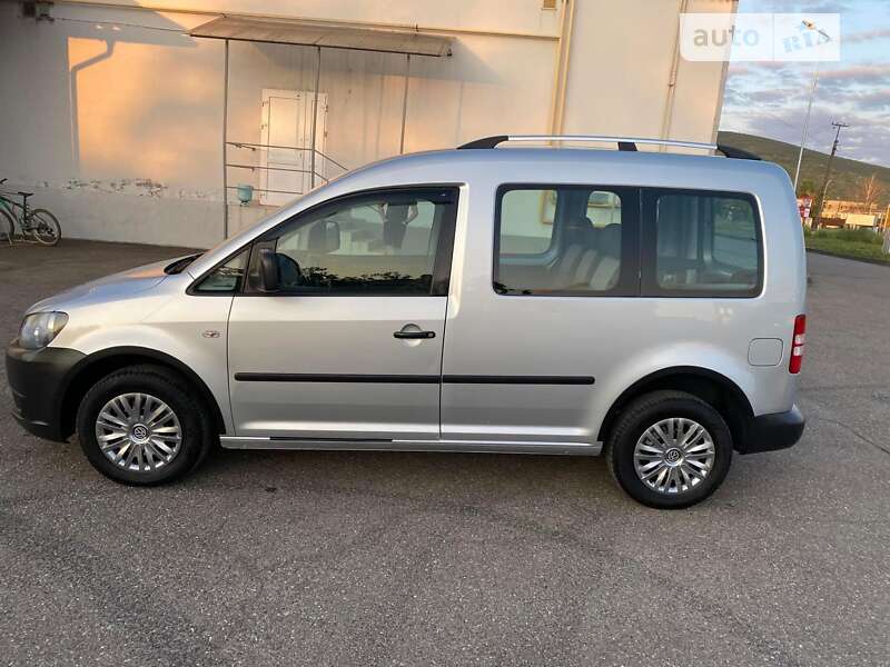 Минивэн Volkswagen Caddy 2011 в Иршаве