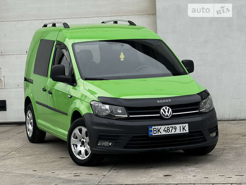 Минивэн Volkswagen Caddy 2015 в Сарнах