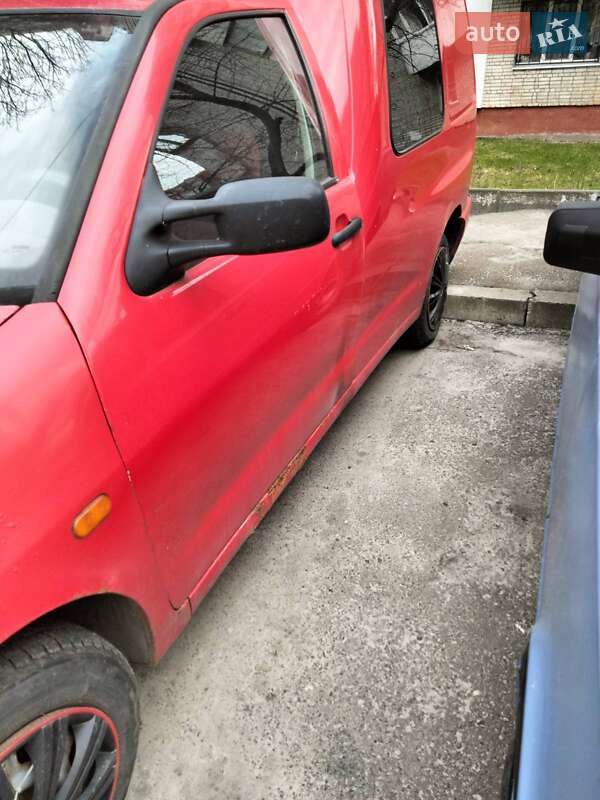 Минивэн Volkswagen Caddy 2002 в Львове