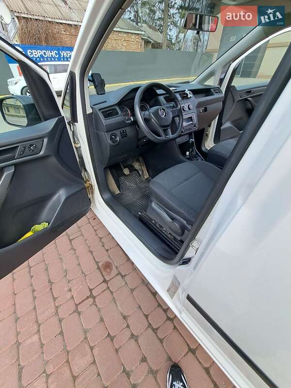 Мінівен Volkswagen Caddy 2016 в Умані