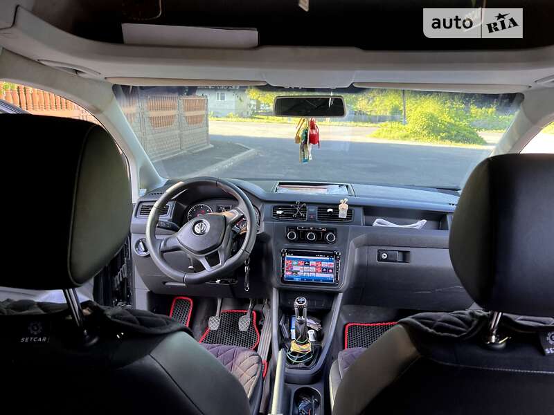Грузовой фургон Volkswagen Caddy 2016 в Ровно
