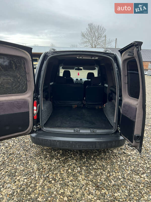Минивэн Volkswagen Caddy 2011 в Черновцах