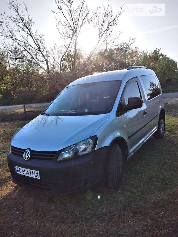 Volkswagen Caddy 2011