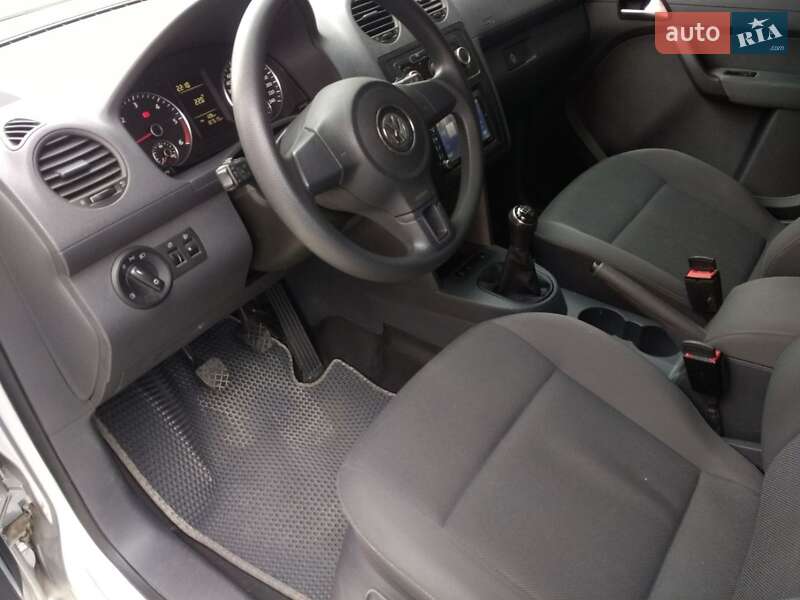 Минивэн Volkswagen Caddy 2015 в Запорожье