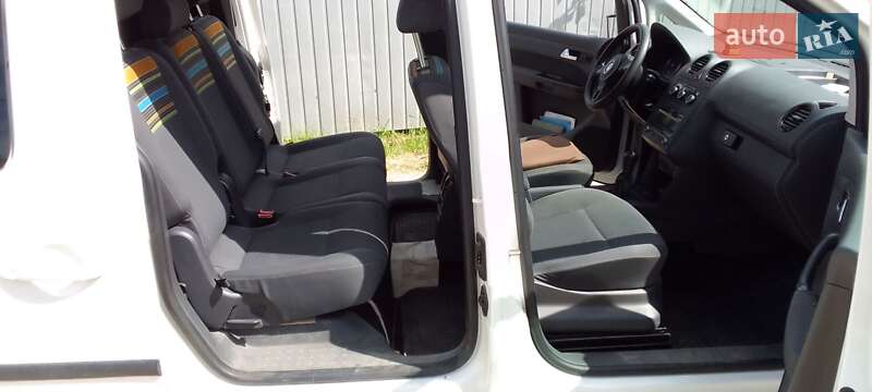 Мінівен Volkswagen Caddy 2013 в Рожнятові