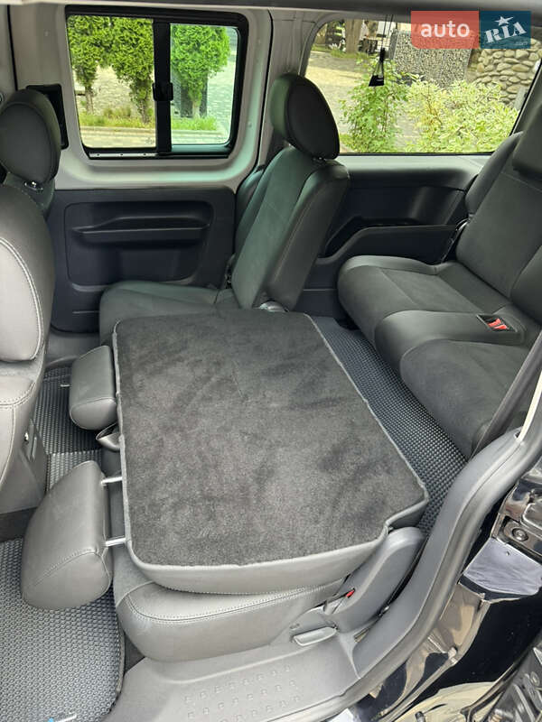 Минивэн Volkswagen Caddy 2014 в Луцке