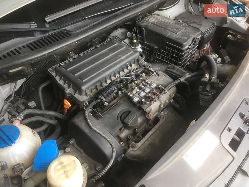 Мінівен Volkswagen Caddy 2010 в Житомирі