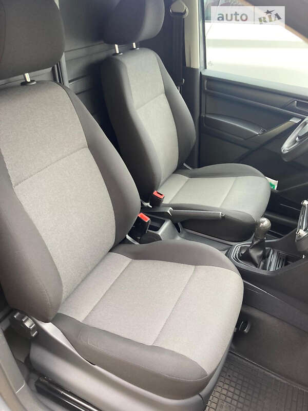 Грузовой фургон Volkswagen Caddy 2016 в Киеве