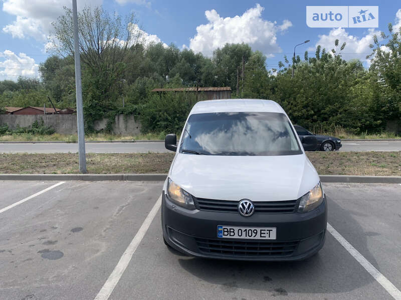 Вантажний фургон Volkswagen Caddy 2014 в Києві