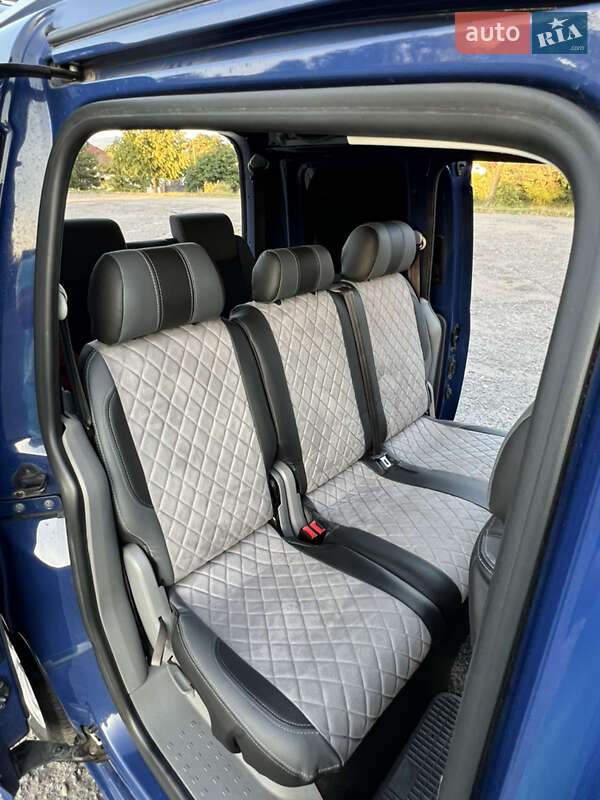 Минивэн Volkswagen Caddy 2010 в Вараше
