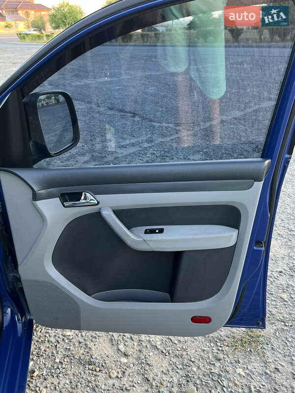 Минивэн Volkswagen Caddy 2010 в Вараше