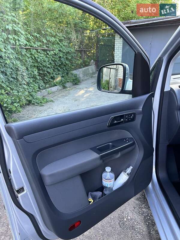 Минивэн Volkswagen Caddy 2011 в Харькове