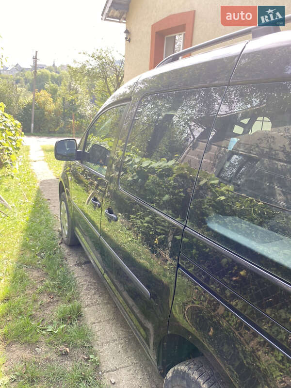 Минивэн Volkswagen Caddy 2008 в Отынии