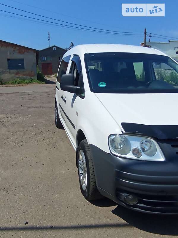 Минивэн Volkswagen Caddy 2009 в Черновцах