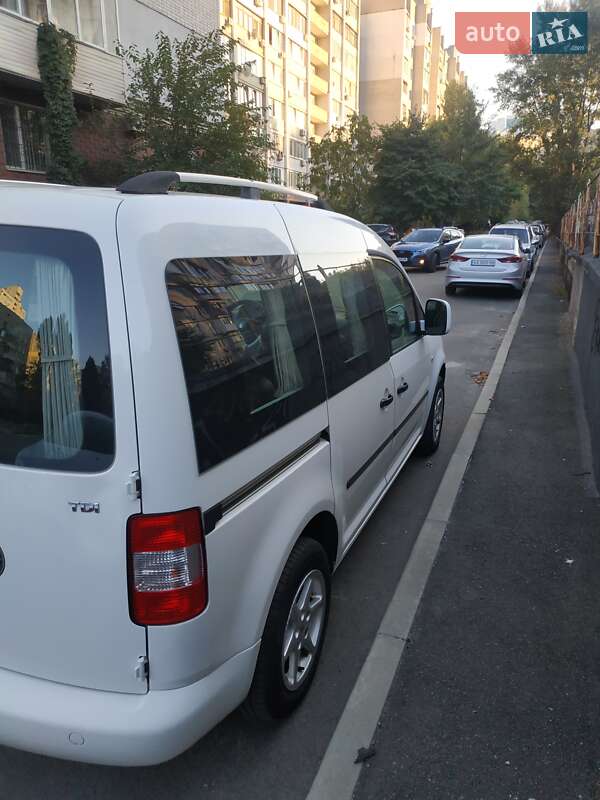 Мінівен Volkswagen Caddy 2010 в Києві