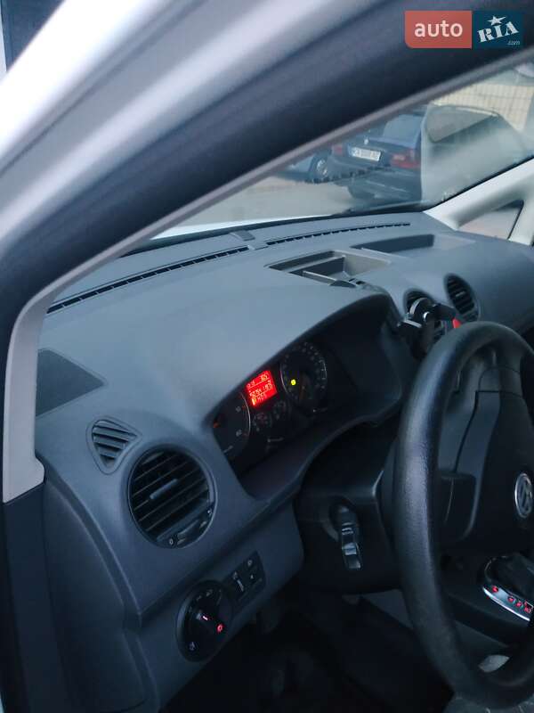 Мінівен Volkswagen Caddy 2010 в Києві