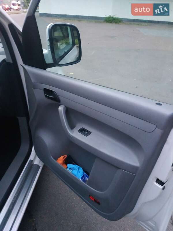 Мінівен Volkswagen Caddy 2010 в Києві