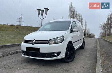 Вантажний фургон Volkswagen Caddy 2015 в Рівному