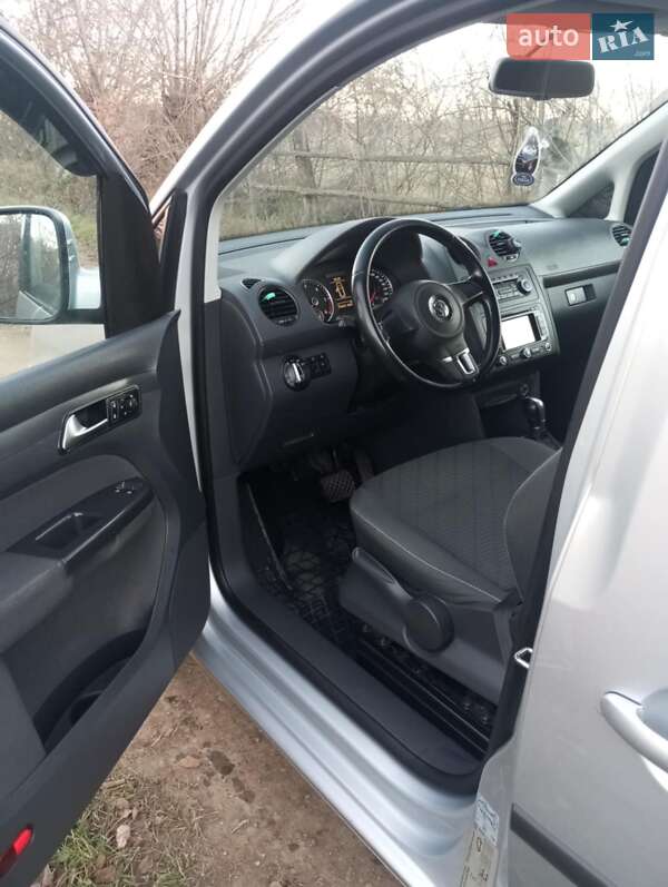 Минивэн Volkswagen Caddy 2014 в Черновцах