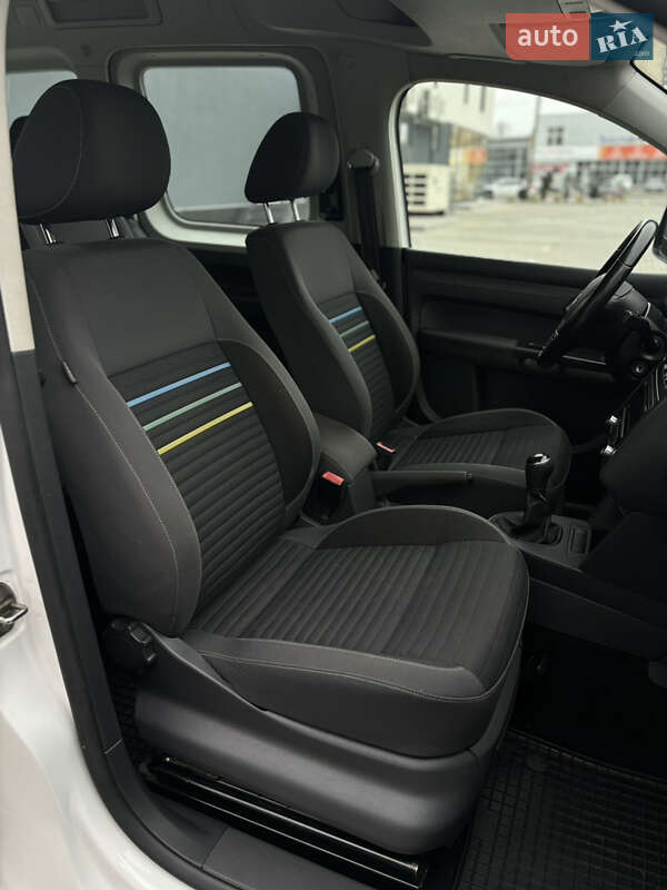 Минивэн Volkswagen Caddy 2014 в Хмельницком