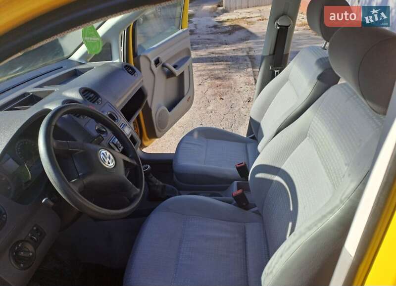 Минивэн Volkswagen Caddy 2005 в Староконстантинове