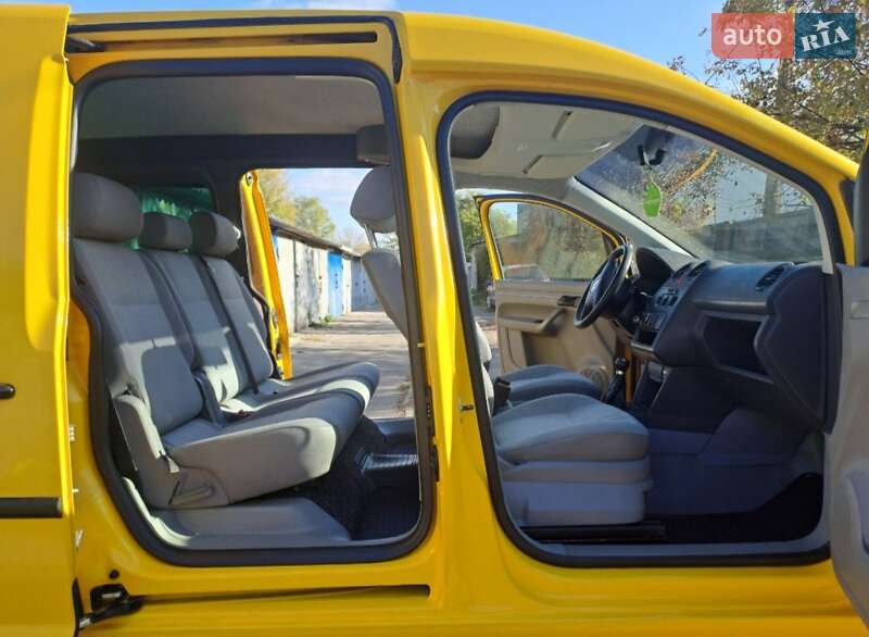Минивэн Volkswagen Caddy 2005 в Староконстантинове