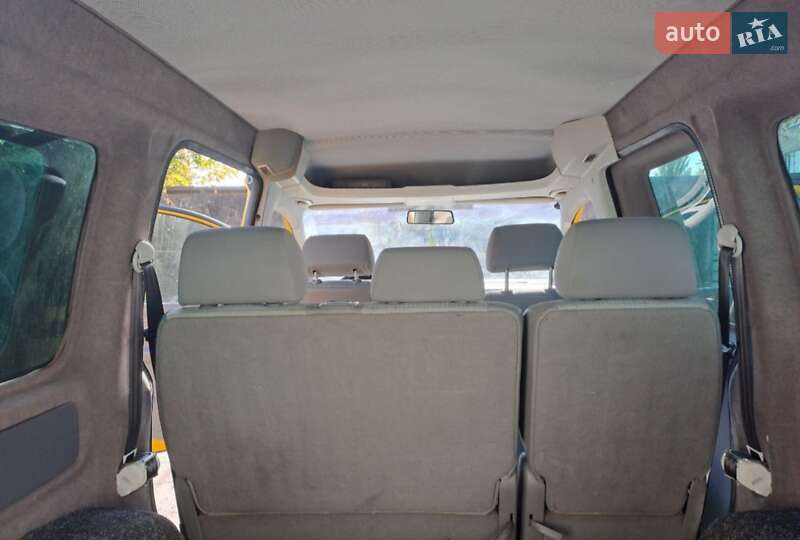 Минивэн Volkswagen Caddy 2005 в Староконстантинове