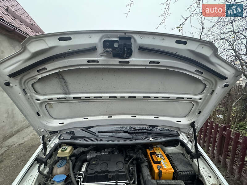 Минивэн Volkswagen Caddy 2008 в Звягеле фото 40 Минивэн Volkswagen Caddy 2008 в Звягеле