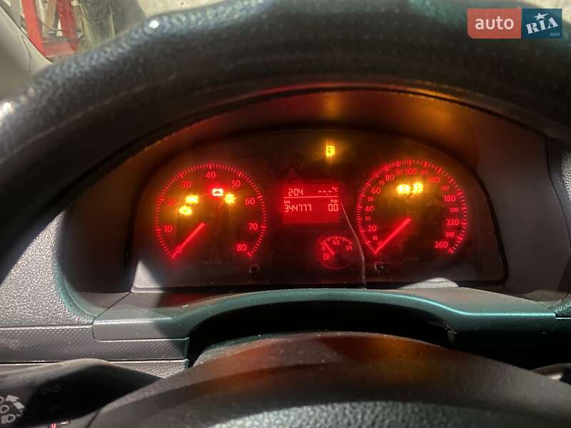 Вантажний фургон Volkswagen Caddy 2008 в Запоріжжі