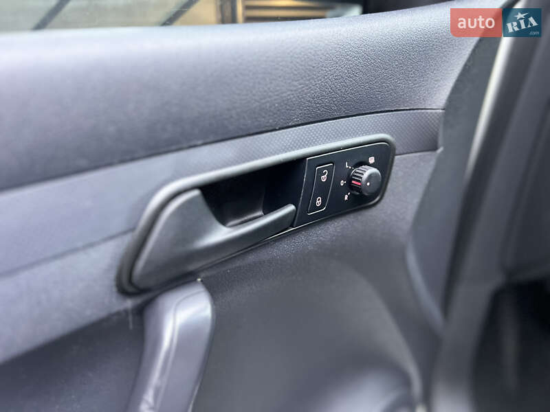 Грузовой фургон Volkswagen Caddy 2014 в Ровно