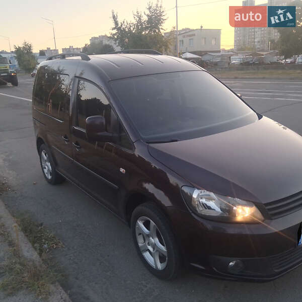 Минивэн Volkswagen Caddy 2014 в 