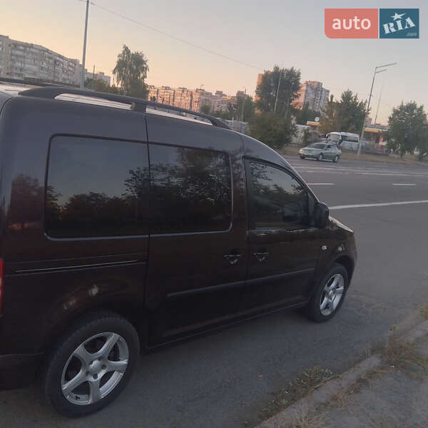 Мінівен Volkswagen Caddy 2014 в Києві