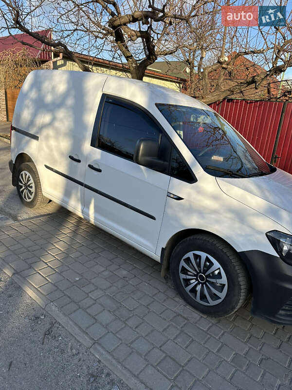 Вантажний фургон Volkswagen Caddy 2016 в Кривому Розі