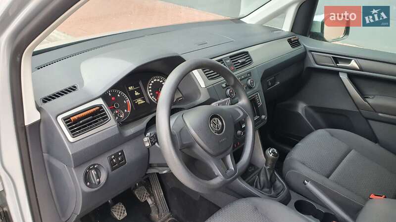 Мінівен Volkswagen Caddy 2017 в Києві