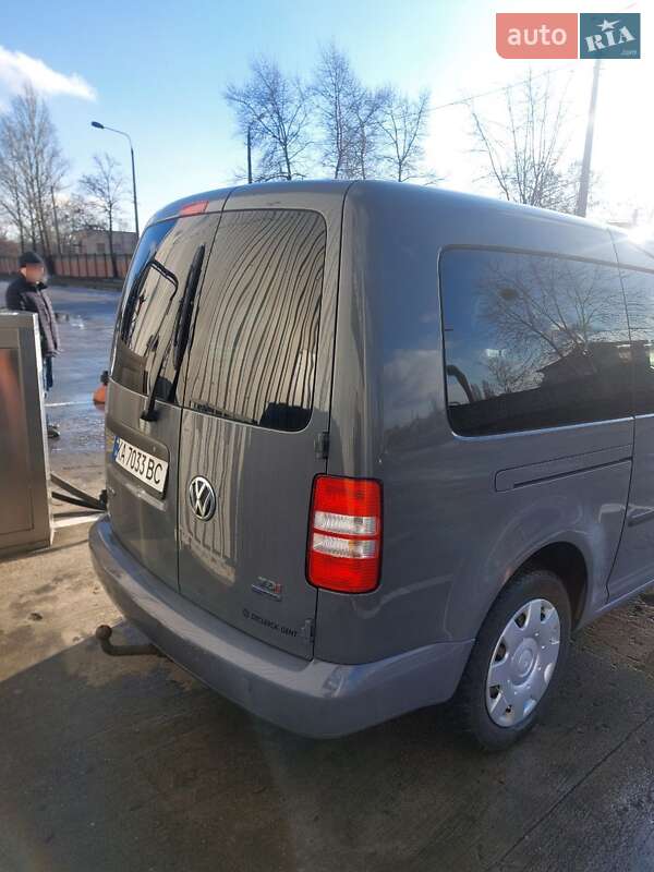 Минивэн Volkswagen Caddy 2011 в Киеве